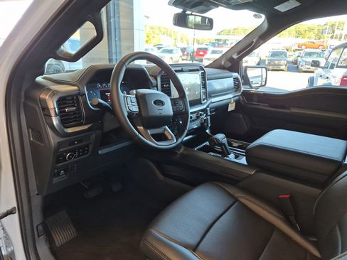 New 2025 Ford F150 Lariat w/ Equipment Group 501A Mid image 15