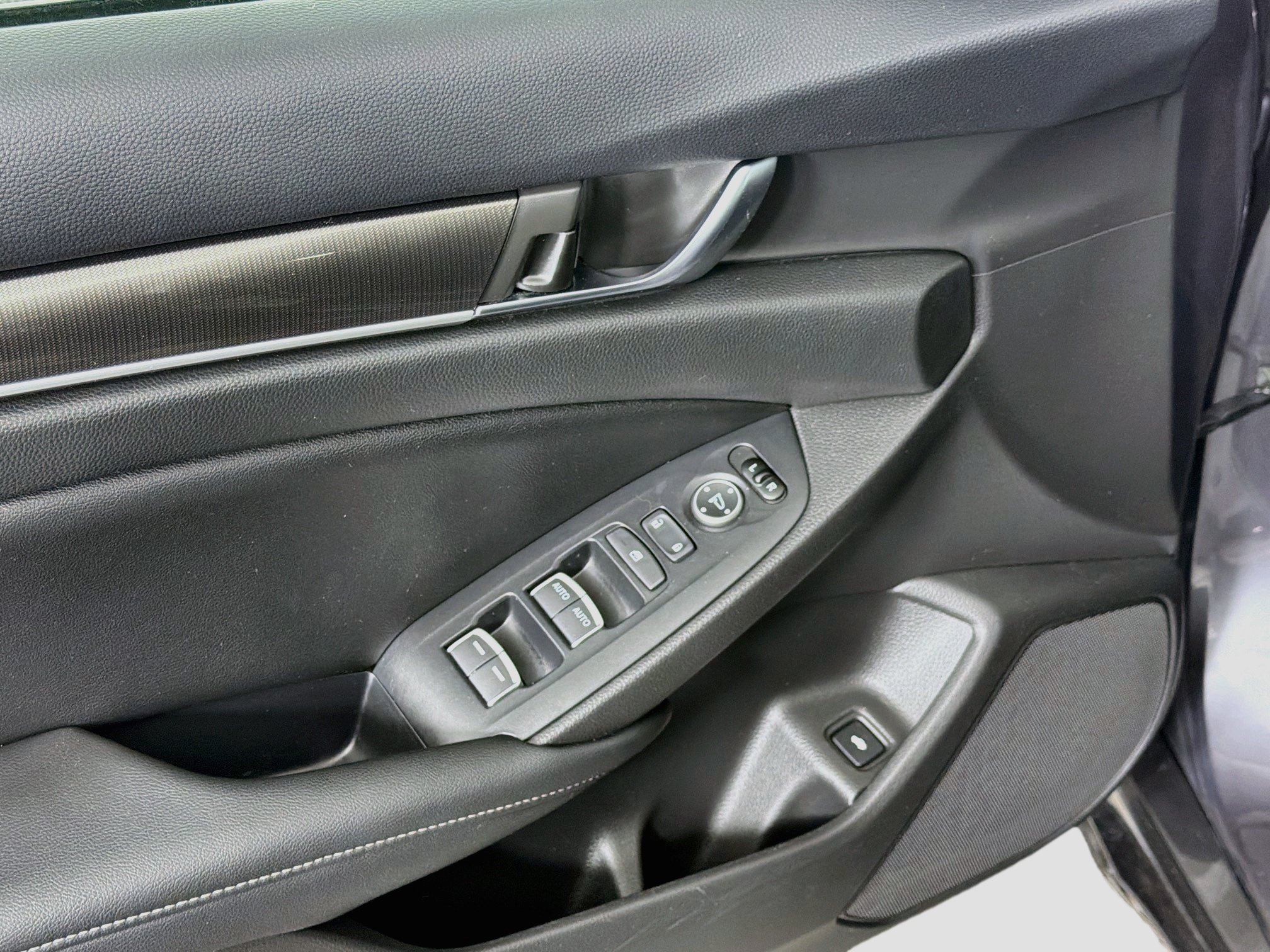Used 2020 Honda Accord Sport image 15