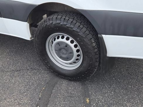 Used 2022 Mercedes-Benz Sprinter 2500 image 16