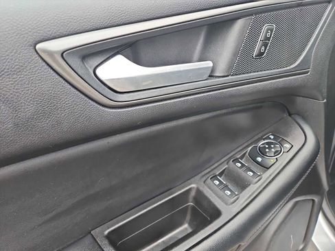 Used 2023 Ford Edge SE image 17