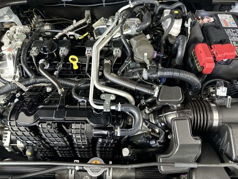 Used 2025 Nissan Altima 2.5 SR w/ SR Premium Package FWD image 27