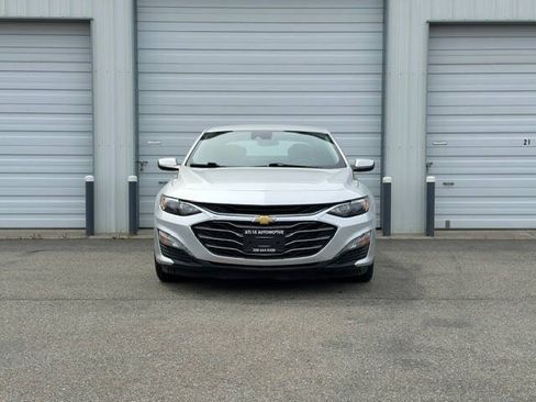Used 2022 Chevrolet Malibu LT FWD image 2