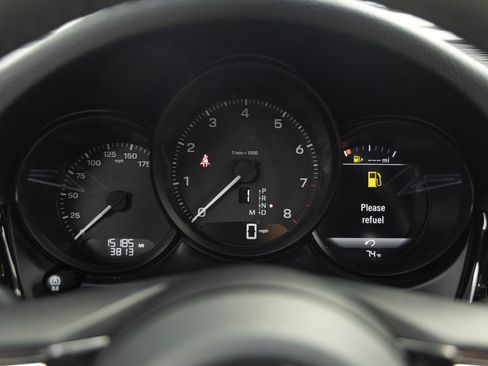 Certified 2024 Porsche Macan image 25