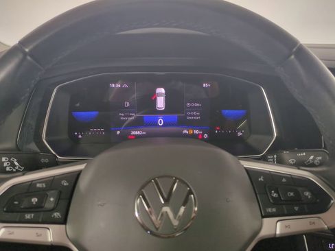Used 2023 Volkswagen Jetta SE FWD image 31