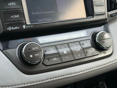 Used 2014 Toyota RAV4 Limited image 39