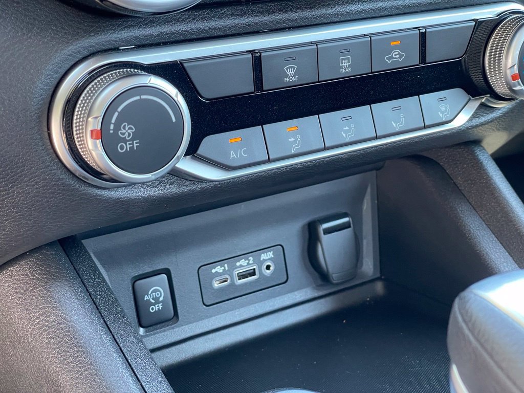 Certified 2024 Nissan Sentra SV FWD image 22