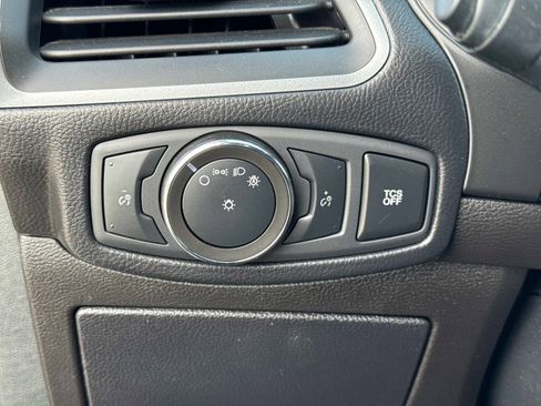 Used 2020 Ford Edge SE FWD image 32