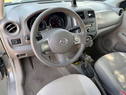Used 2012 Nissan Versa SV FWD image 14