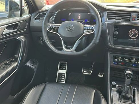 Used 2022 Volkswagen Tiguan SE R-Line image 23