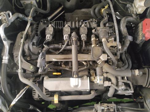 Used 2022 Nissan Kicks S FWD image 30
