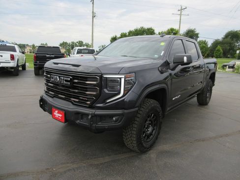 Certified 2025 GMC Sierra 1500 AT4X w/ AT4X AEV Edition AWD/4WD image 11
