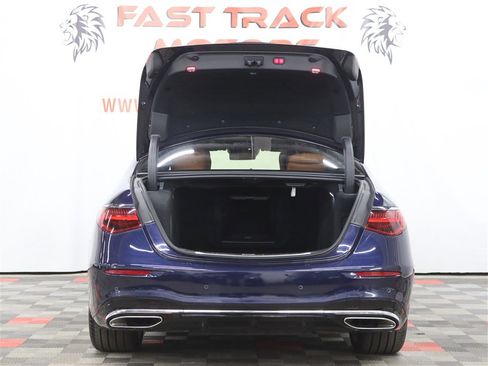 Used 2022 Mercedes-Benz S 580 4MATIC Sedan w/ AMG Line Package image 6