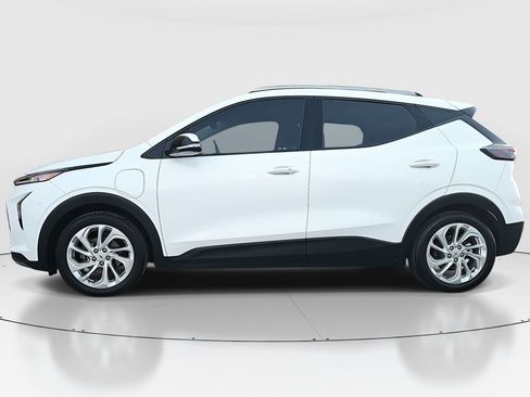 Used 2023 Chevrolet Bolt EUV LT w/ Driver Confidence Package image 8