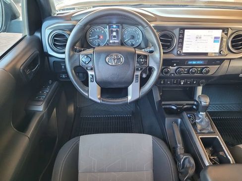 Certified 2022 Toyota Tacoma TRD Off-Road w/ Technology Package AWD/4WD image 19