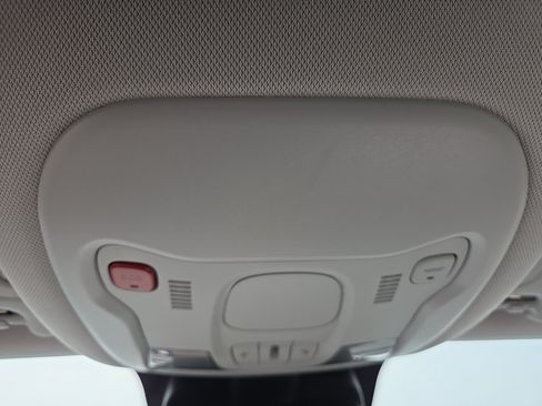 Used 2021 Jeep Renegade Limited AWD/4WD image 9