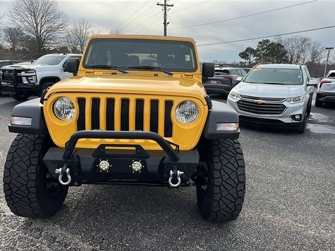 Used 2019 Jeep Wrangler Sport image 2