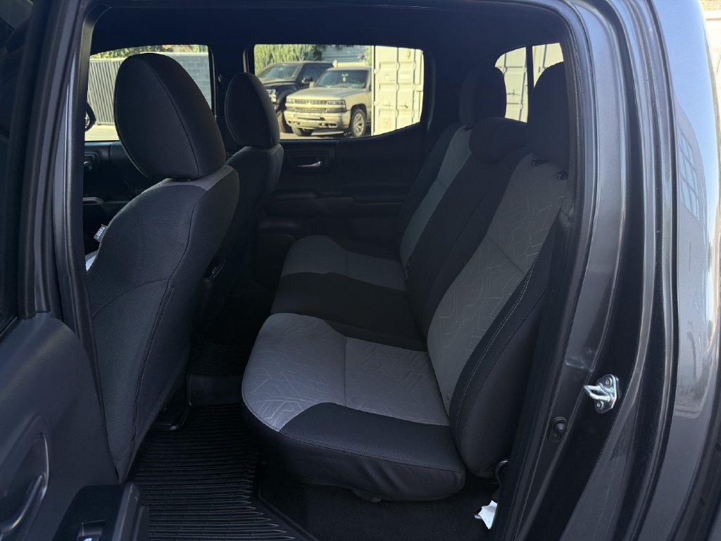 Used 2022 Toyota Tacoma TRD Sport w/ Technology Package AWD/4WD image 34