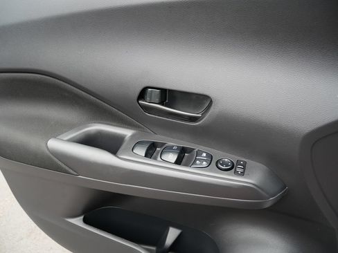 Used 2023 Nissan Kicks S FWD image 15