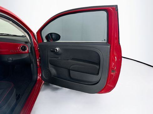 Used 2017 FIAT 500 Pop w/ Red Roof & Mirror Cap Package image 25