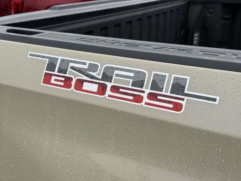 Used 2022 Chevrolet Silverado 1500 Custom Trail Boss image 9