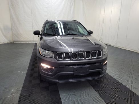 Used 2018 Jeep Compass Latitude AWD/4WD image 14