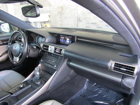 Used 2016 Lexus IS 200t w/ F Sport Package RWD image 11
