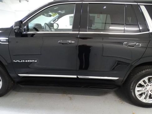 Certified 2023 GMC Yukon SLT w/ SLT Luxury Package AWD/4WD image 19