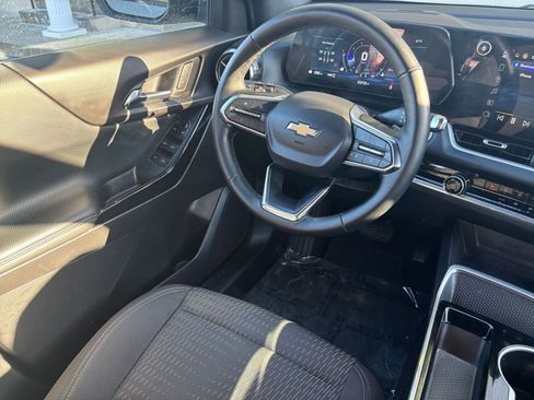 Used 2025 Chevrolet Equinox LT image 31