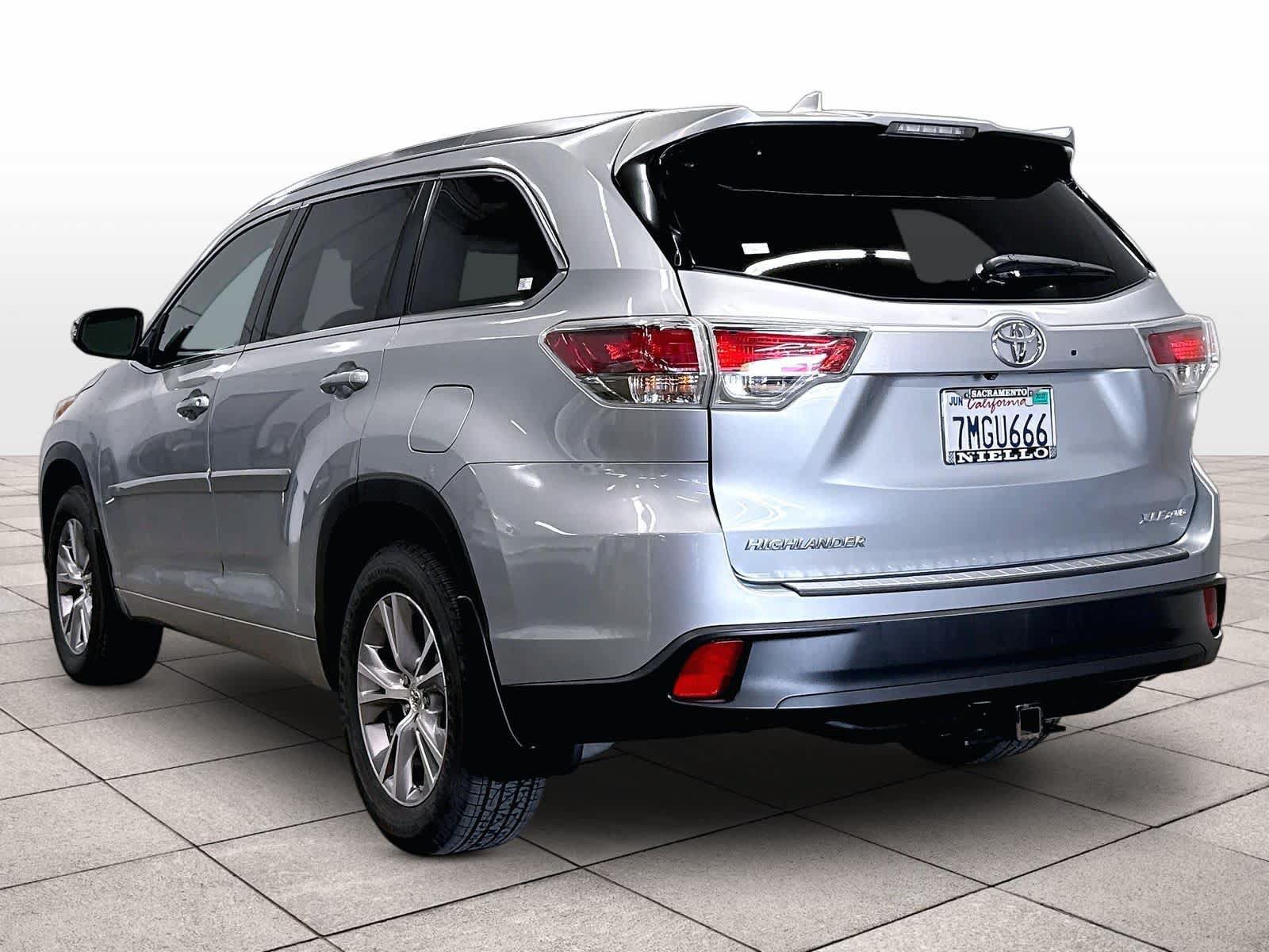 Used 2015 Toyota Highlander XLE AWD/4WD image 13