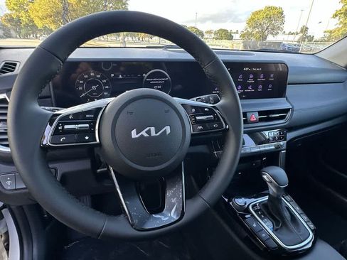 Certified 2026 Kia Seltos EX w/ EX Sunroof Package AWD/4WD image 13