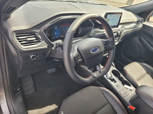 Certified 2025 Ford Escape ST-Line AWD/4WD image 9