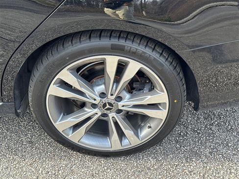 Used 2017 Mercedes-Benz C 300 Sedan image 19