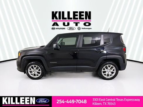 Used 2023 Jeep Renegade Latitude AWD/4WD image 4
