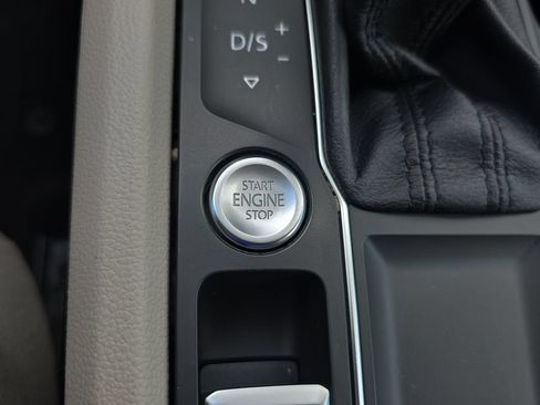 Used 2018 Volkswagen Atlas SE FWD image 26