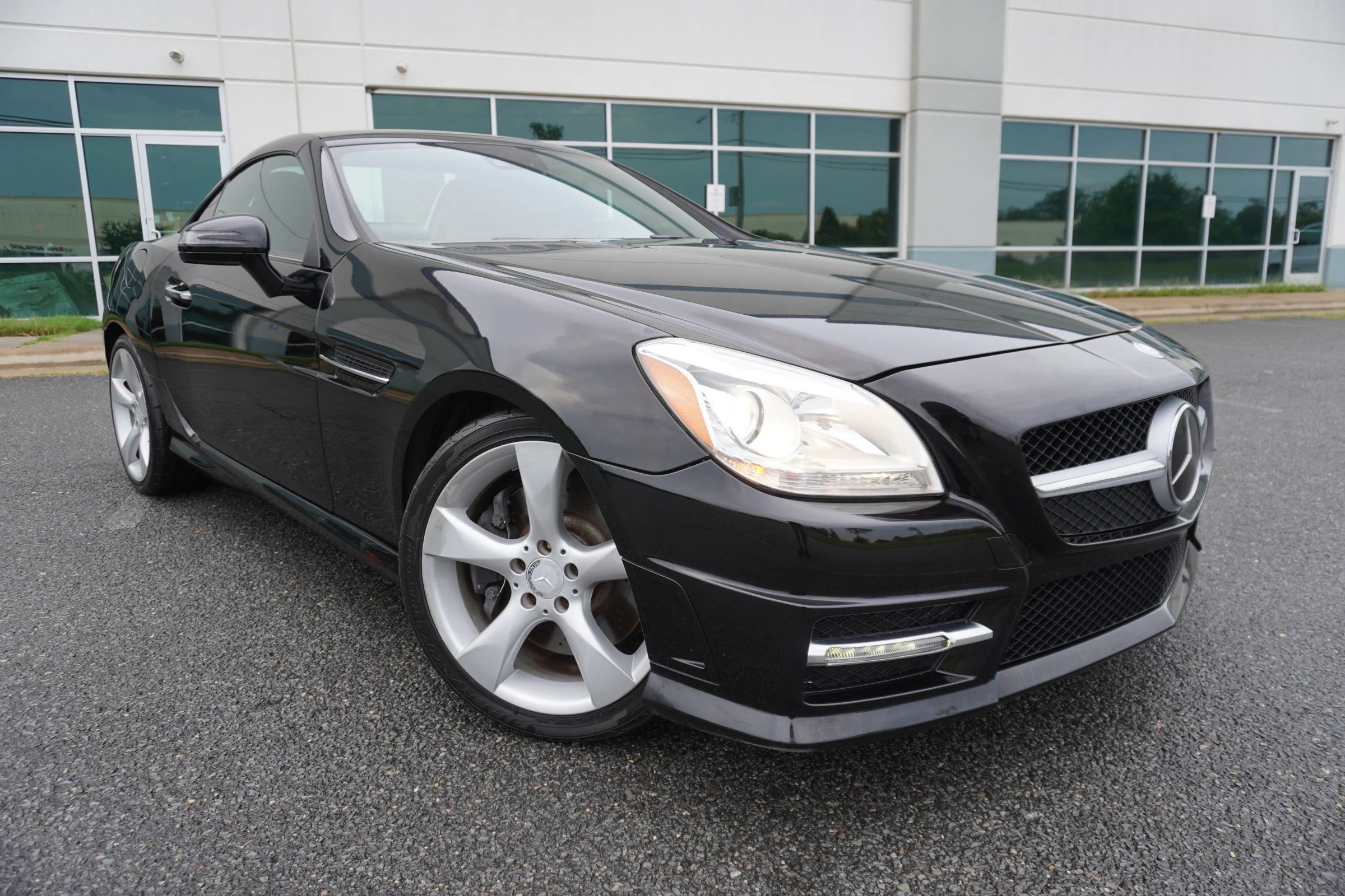 Used 2015 Mercedes-Benz SLK 350 image 1