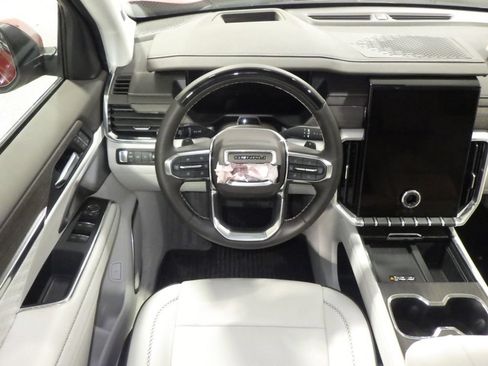 Used 2025 GMC Acadia Denali w/ Super Cruise Package AWD/4WD image 9