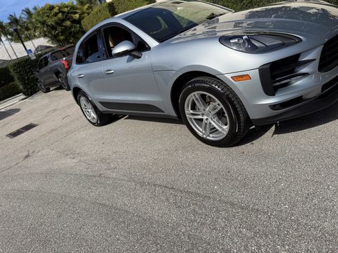 Used 2020 Porsche Macan AWD/4WD image 31