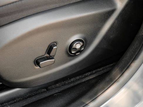 Used 2021 Jeep Cherokee Limited w/ Mopar Interior Package image 43