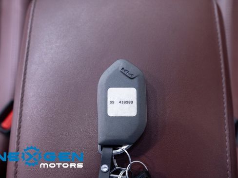 Used 2024 Kia Telluride SX image 32