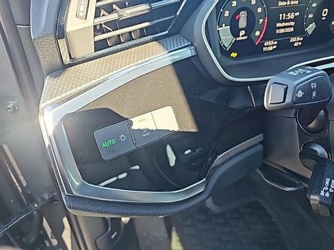 Used 2025 Audi Q3 2.0T Premium image 11