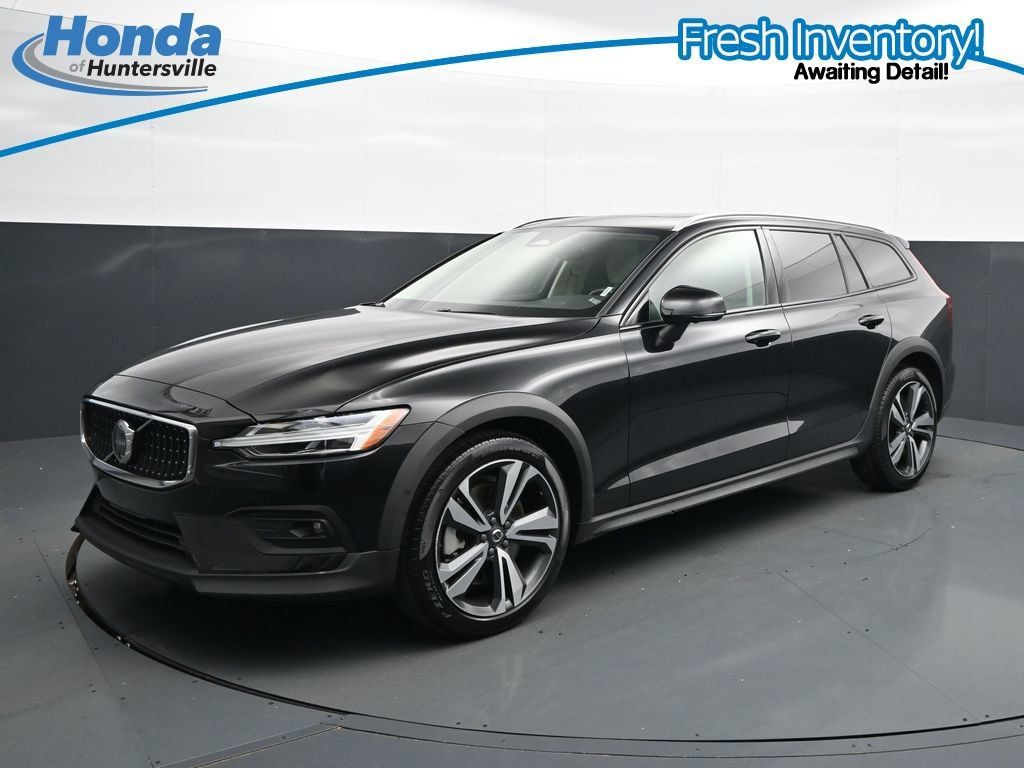Used 2025 Volvo V60 B5 Cross Country Plus AWD/4WD image 4