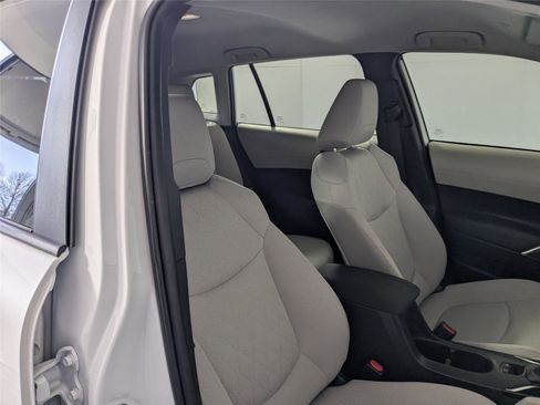 Used 2024 Toyota Corolla Cross L image 23