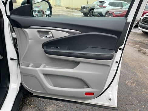 Used 2025 Honda Ridgeline RTL image 18