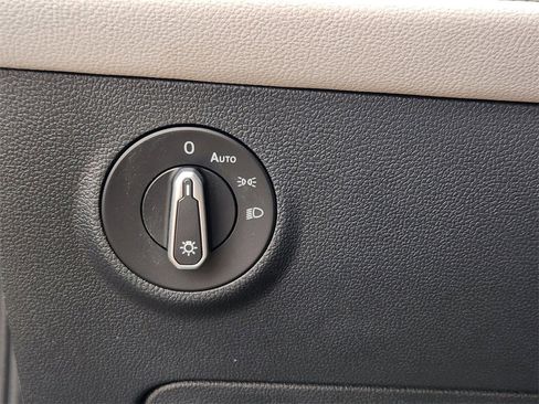 New 2026 Volkswagen Taos SEL image 17