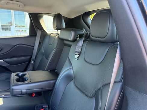 Used 2019 Jeep Cherokee Limited image 33