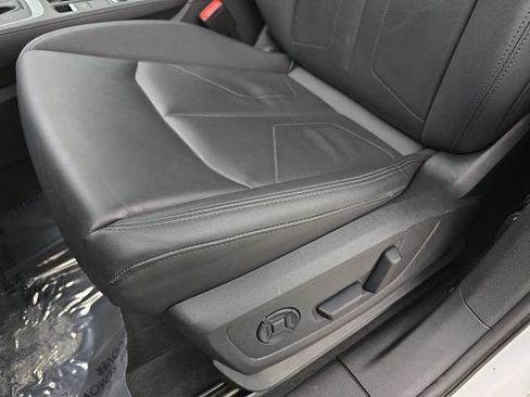 Used 2025 Audi Q3 2.0T Premium AWD/4WD image 25