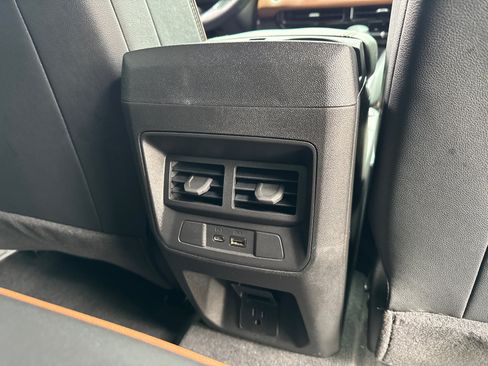 Certified 2025 GMC Canyon AT4 AWD/4WD image 17