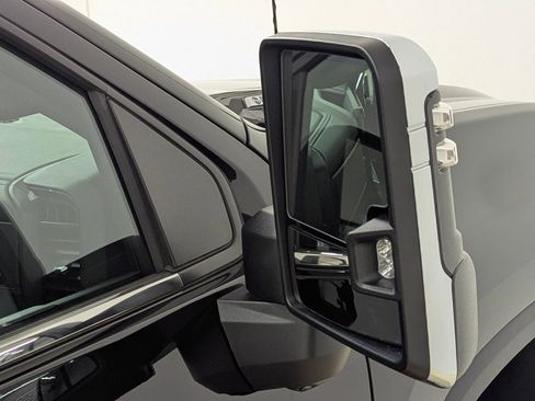 Used 2025 Chevrolet Silverado 2500 LTZ w/ LTZ Convenience Package image 20