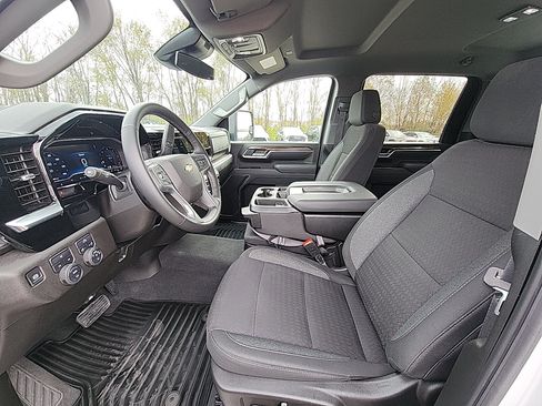 Used 2025 Chevrolet Silverado 2500 LT w/ Convenience Package image 16