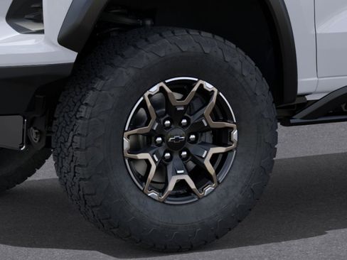 New 2026 Chevrolet Colorado ZR2 w/ Technology Package AWD/4WD image 9